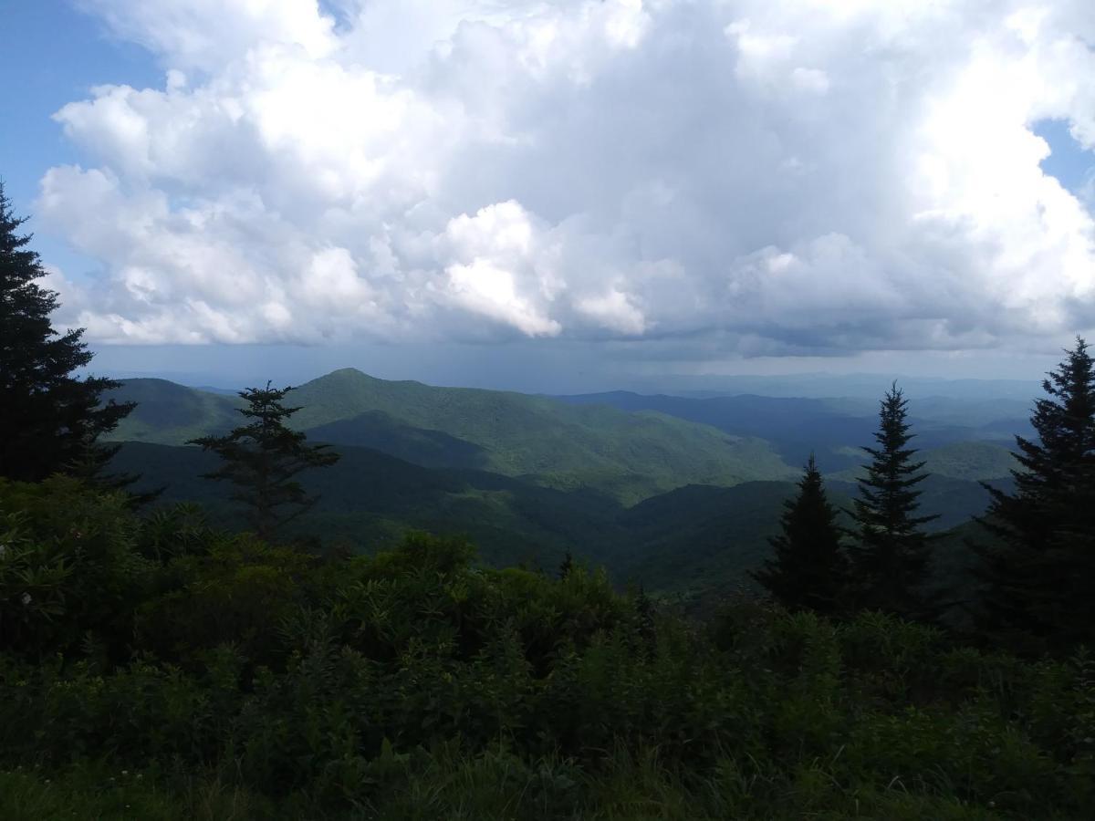 Two Rivers Cabins - The Mountaintop เบรวาร์ด ภายนอก รูปภาพ